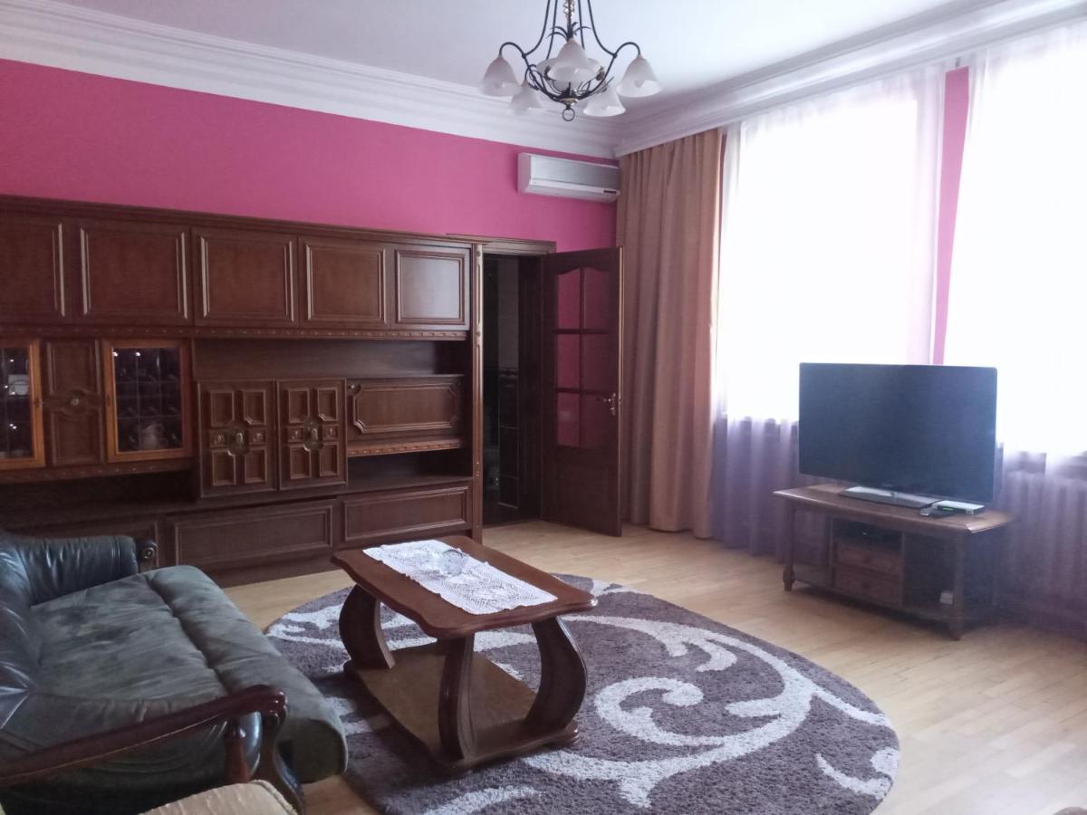 Knaus Apartments Chernivtsi Bagian luar foto