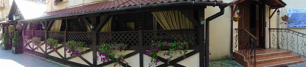 Knaus Apartments Chernivtsi Bagian luar foto