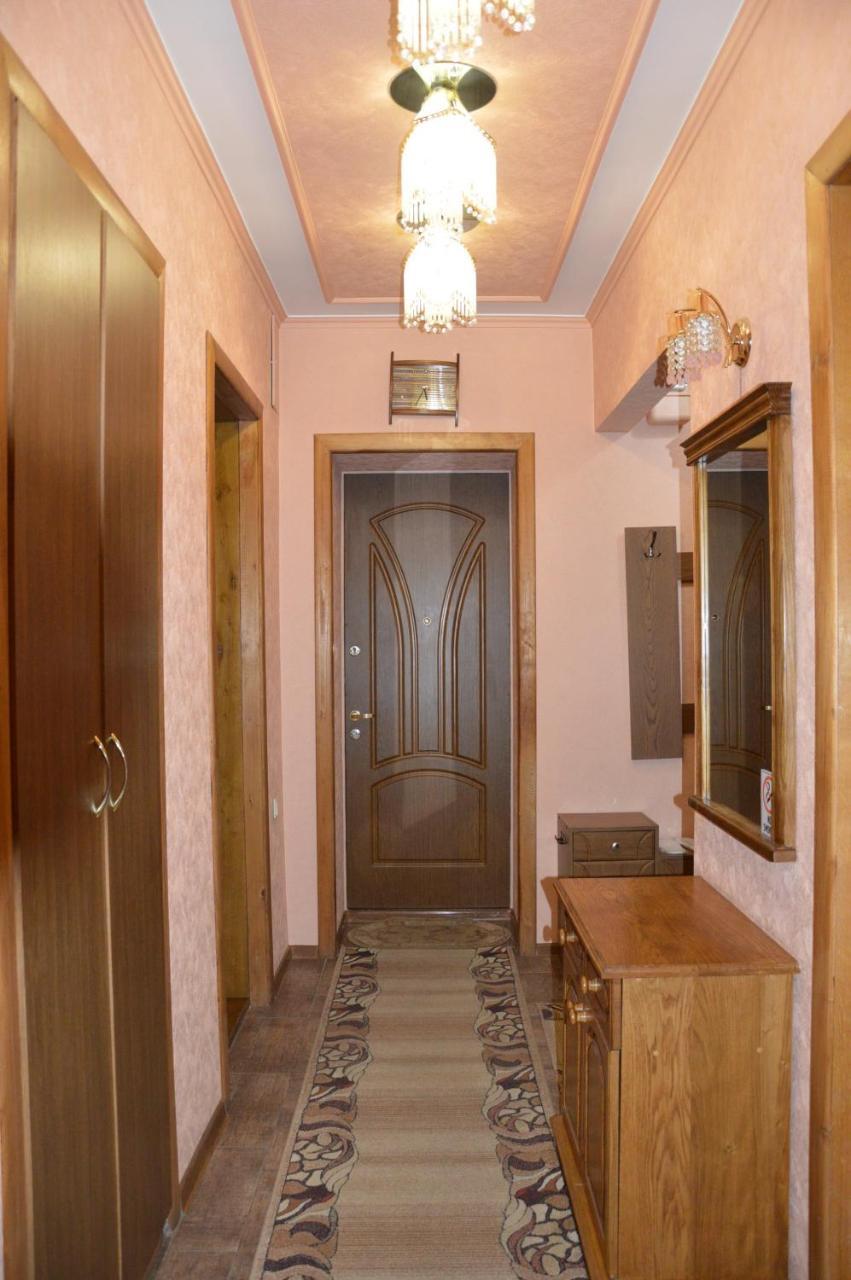 Knaus Apartments Chernivtsi Bagian luar foto