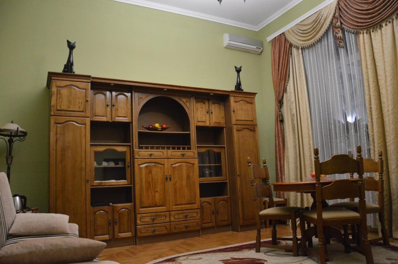 Knaus Apartments Chernivtsi Bagian luar foto