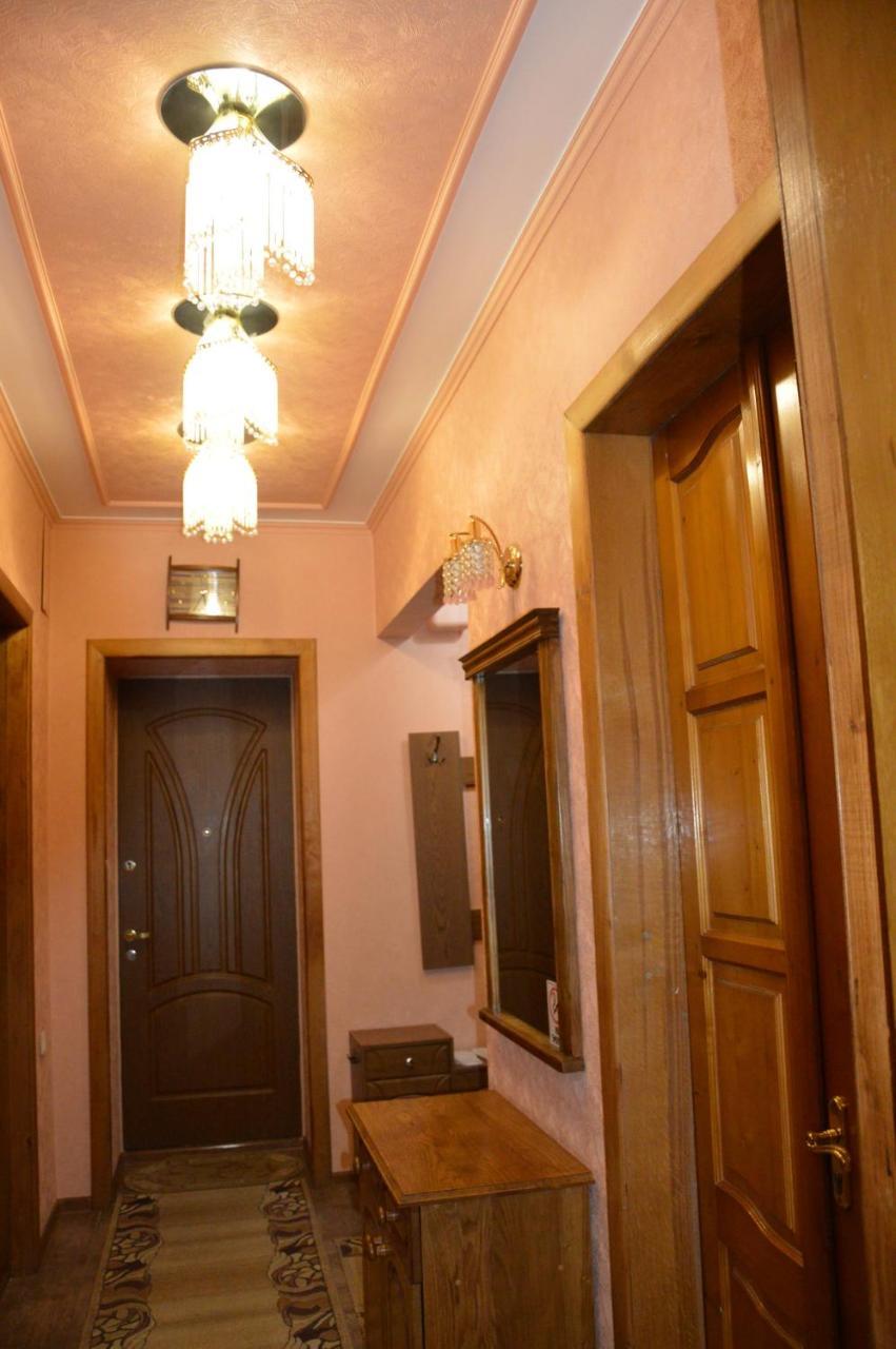 Knaus Apartments Chernivtsi Bagian luar foto