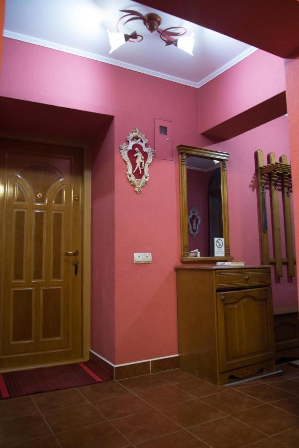 Knaus Apartments Chernivtsi Bagian luar foto