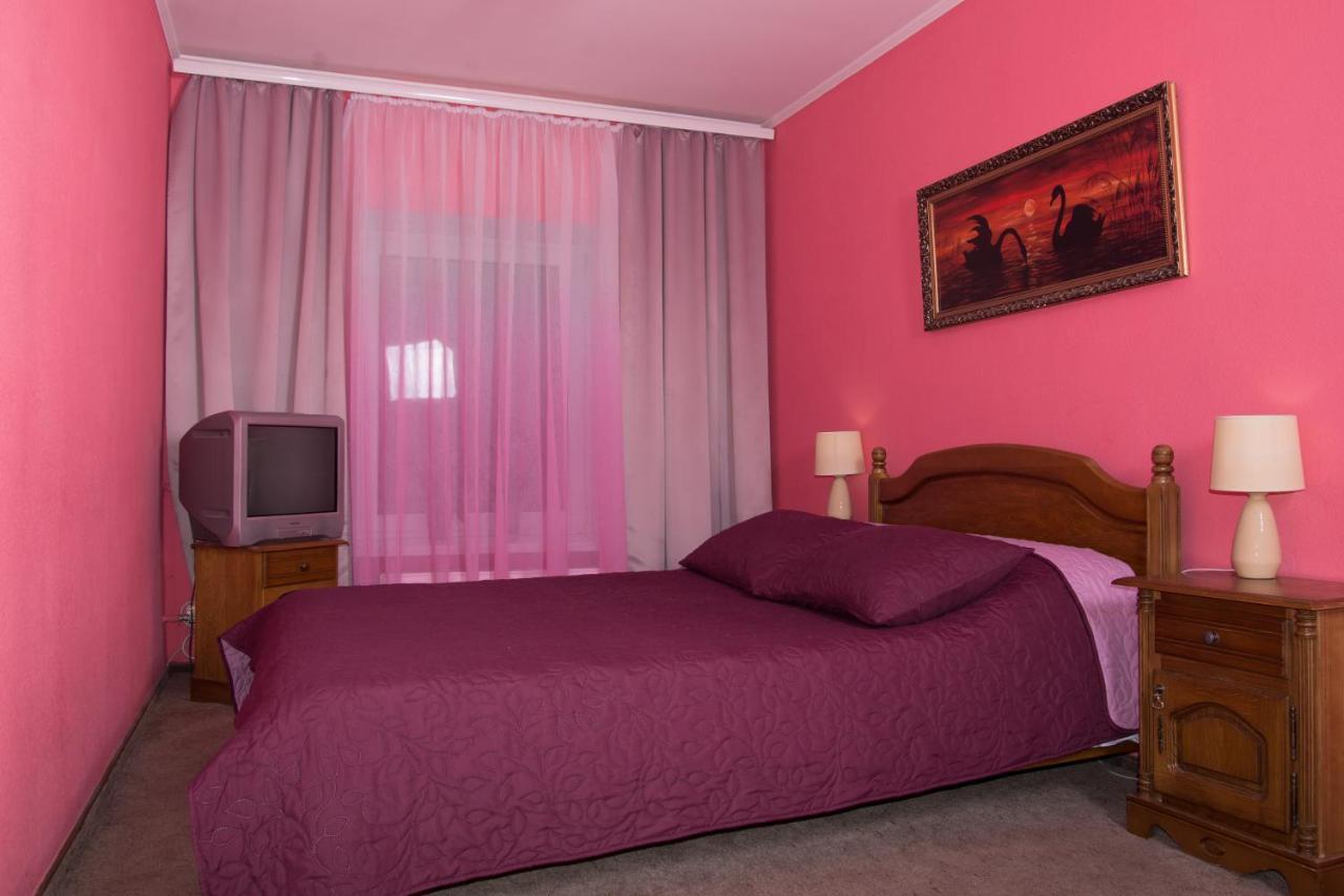 Knaus Apartments Chernivtsi Bagian luar foto